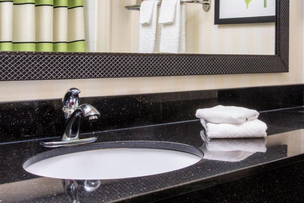 Fairfield Monroe Hotel
