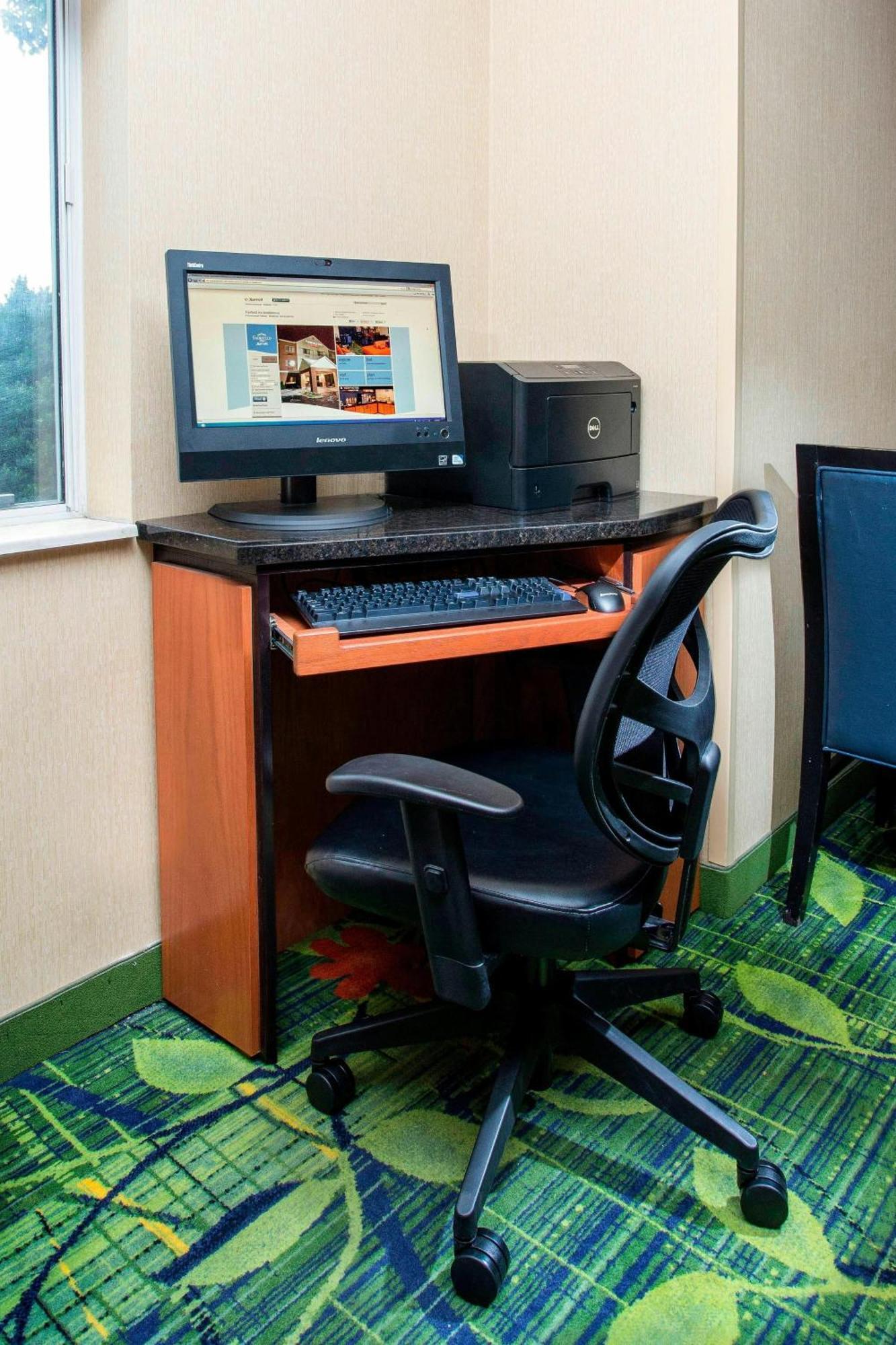 Fairfield Monroe Hotel 3*
