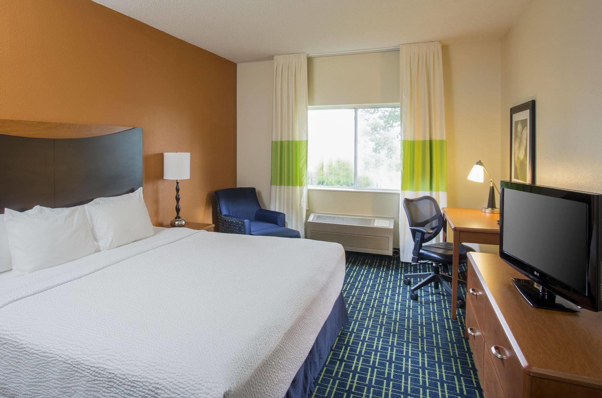 Hotel Fairfield Monroe 3*